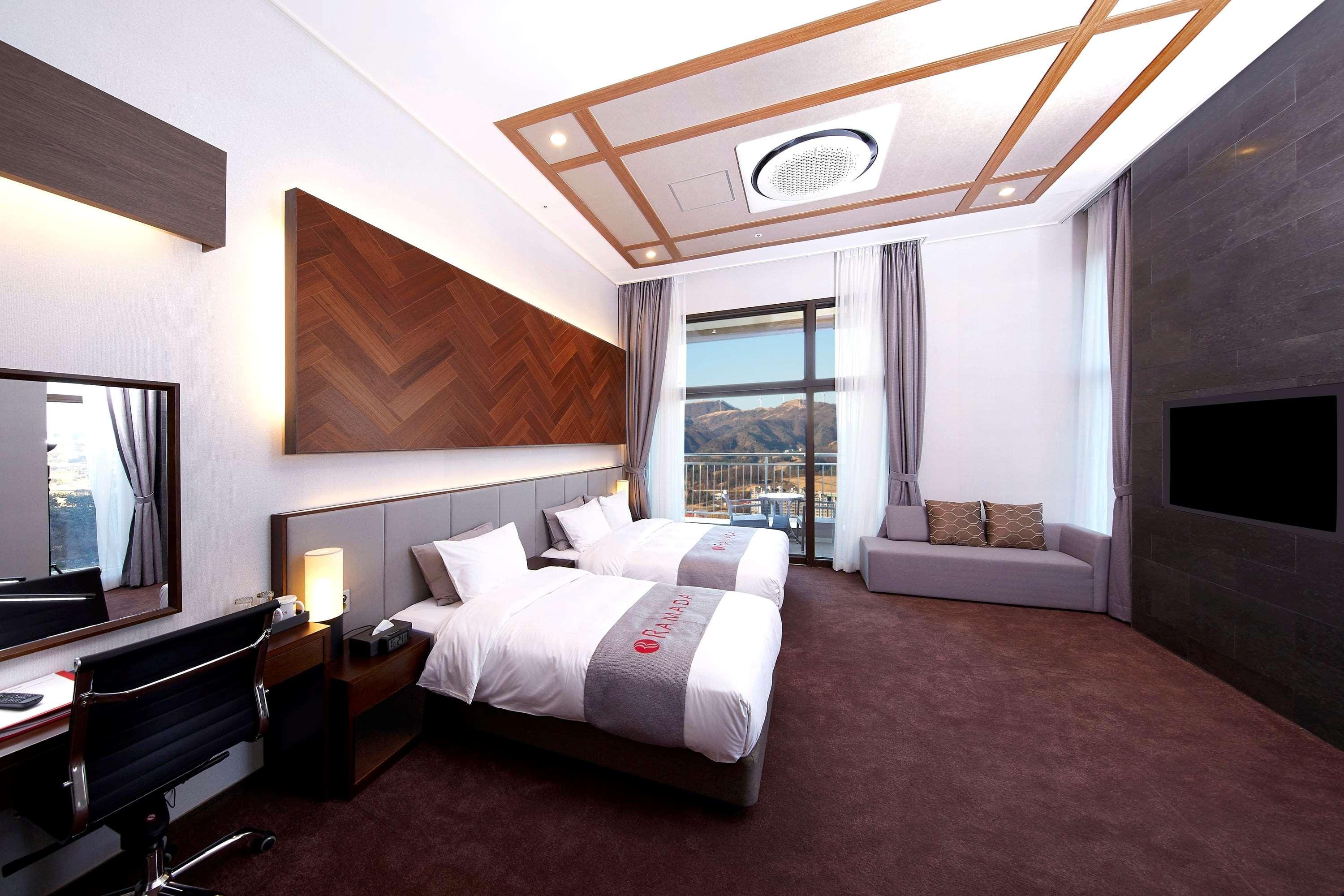 Ramada Hotel & Suite By Wyndham Gangwon Pyeongchang Dış mekan fotoğraf