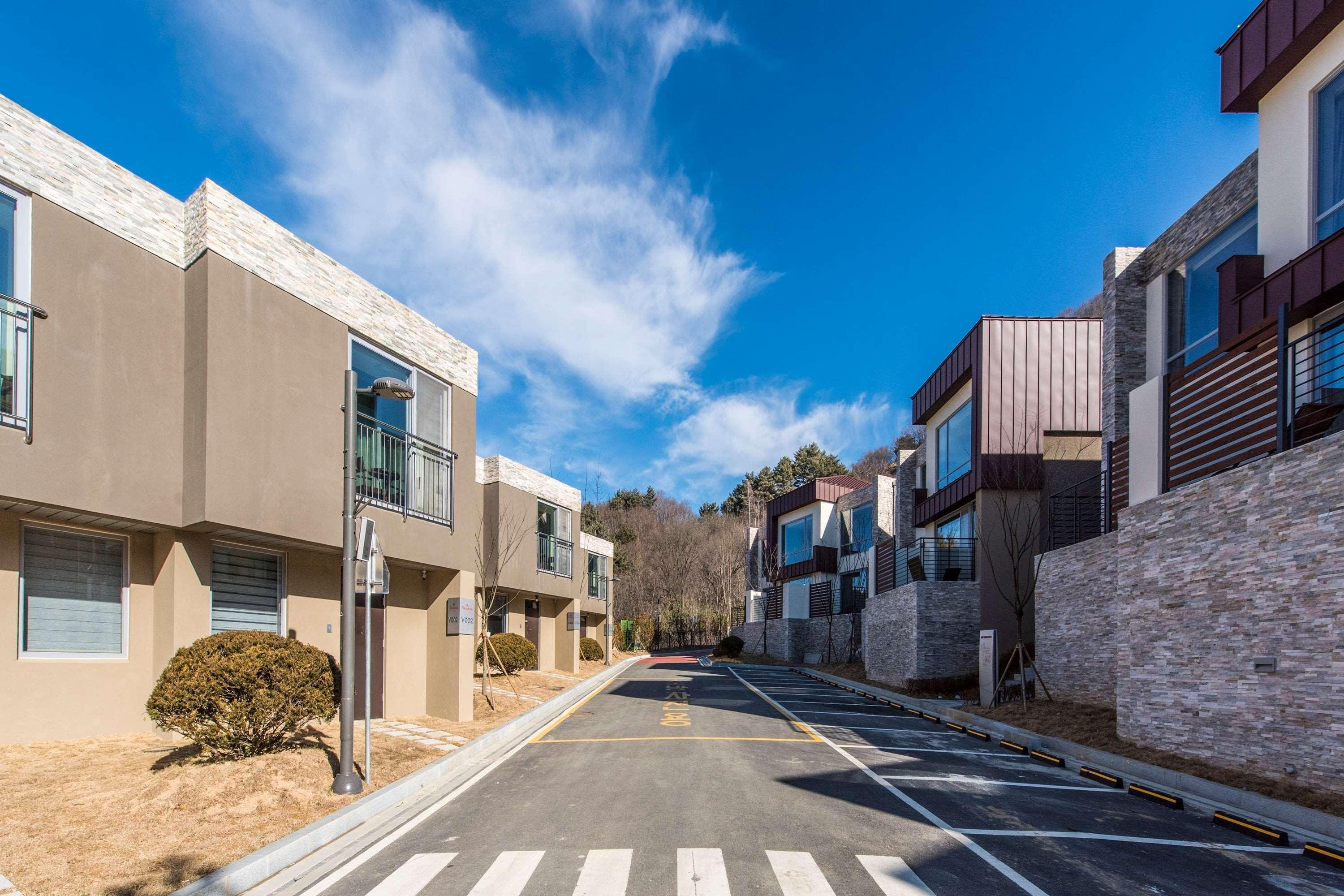 Ramada Hotel & Suite By Wyndham Gangwon Pyeongchang Dış mekan fotoğraf
