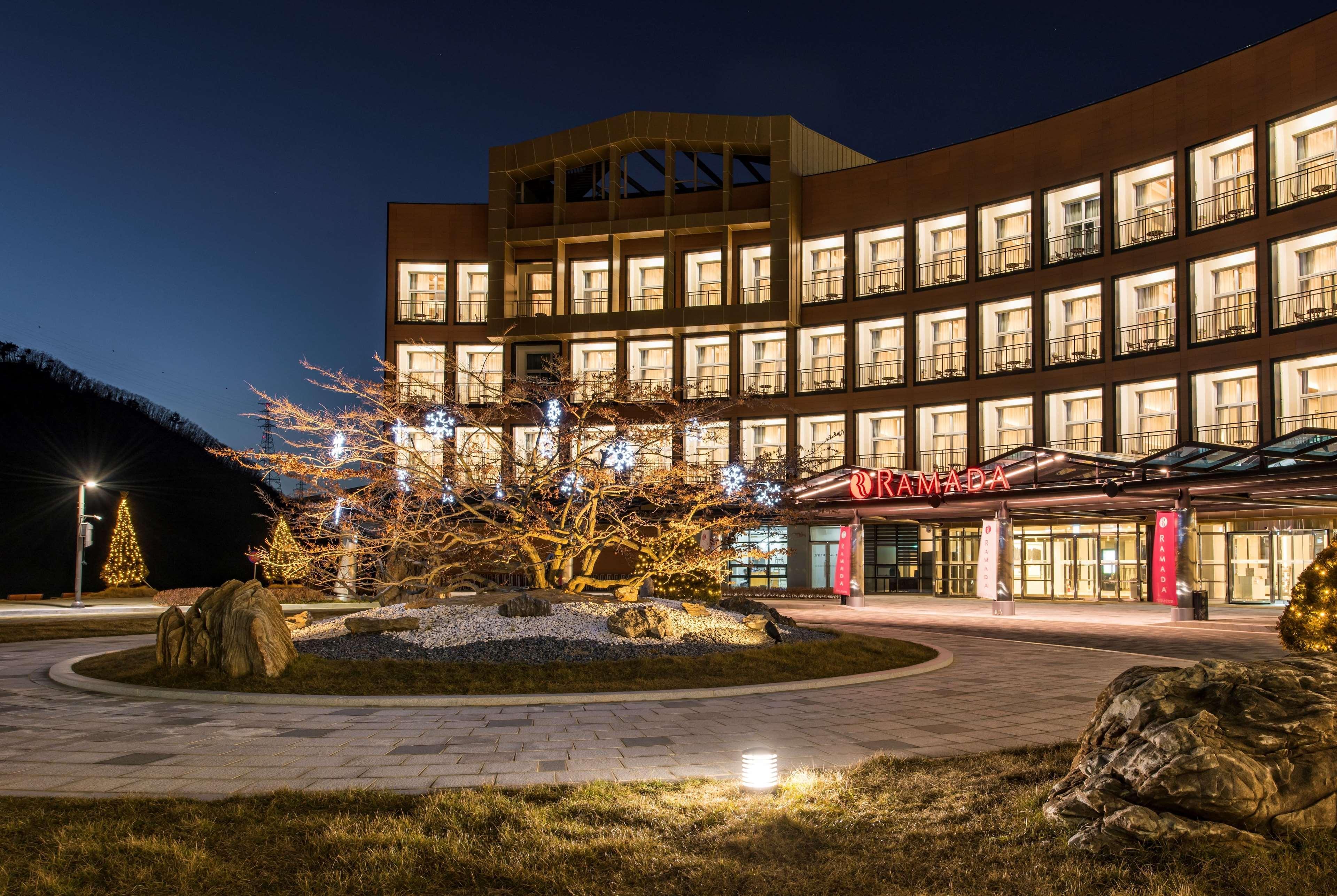 Ramada Hotel & Suite By Wyndham Gangwon Pyeongchang Dış mekan fotoğraf