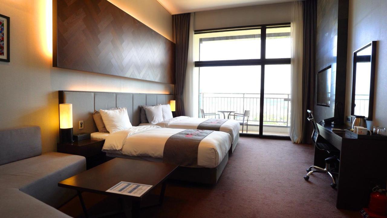 Ramada Hotel & Suite By Wyndham Gangwon Pyeongchang Dış mekan fotoğraf